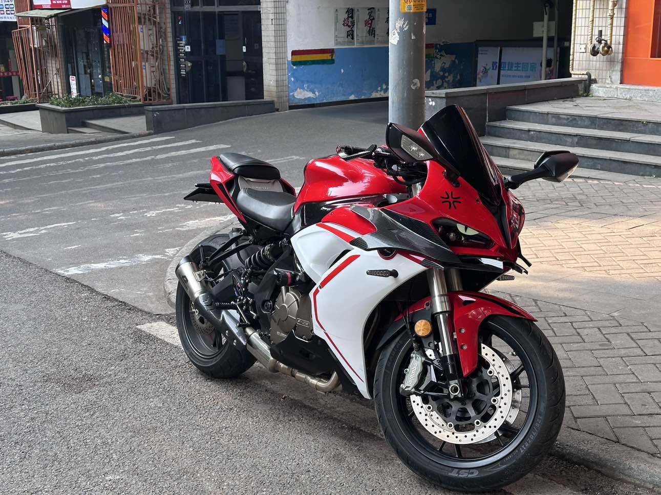 QJMOTOR 赛600