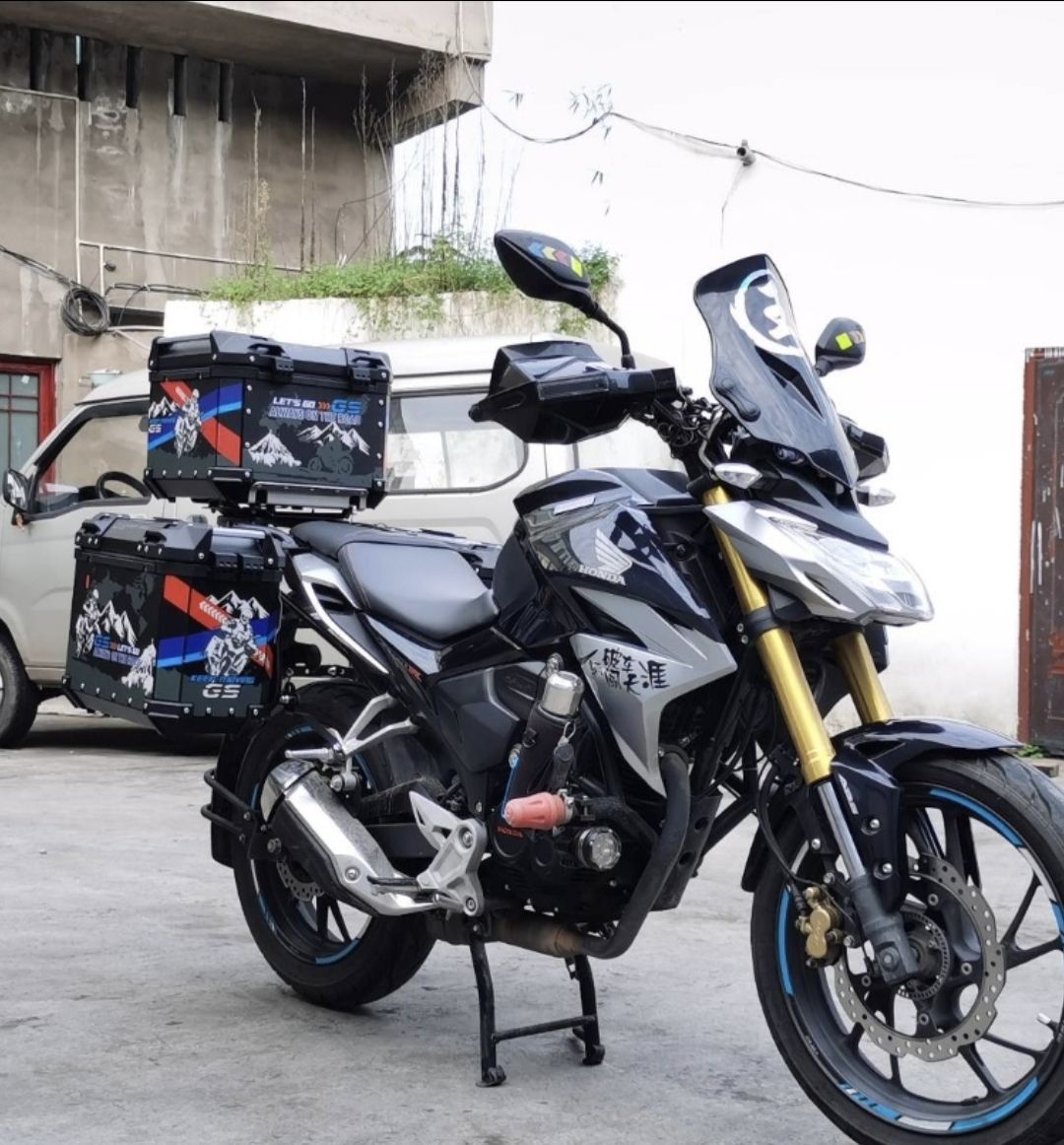 五羊本田 CB190R 暴锋眼