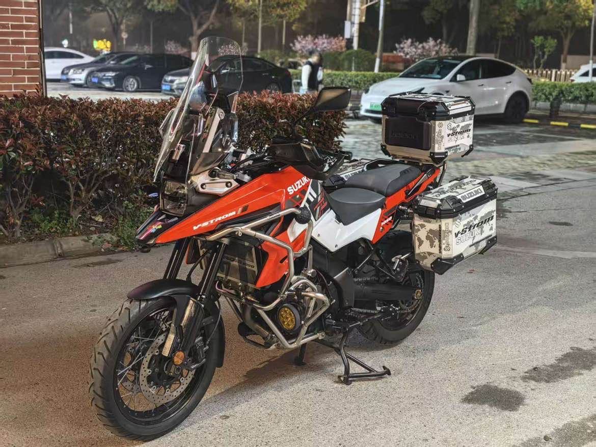 铃木 V-Strom 1050