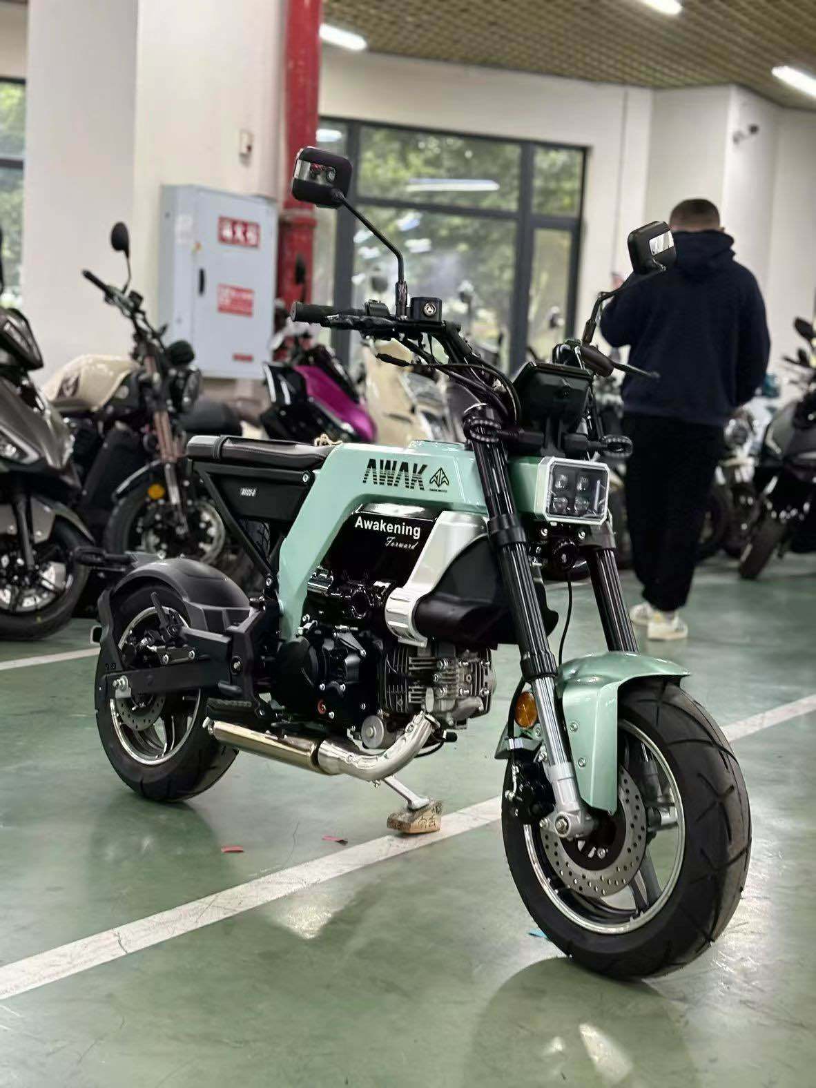 AKMOTOR AK11