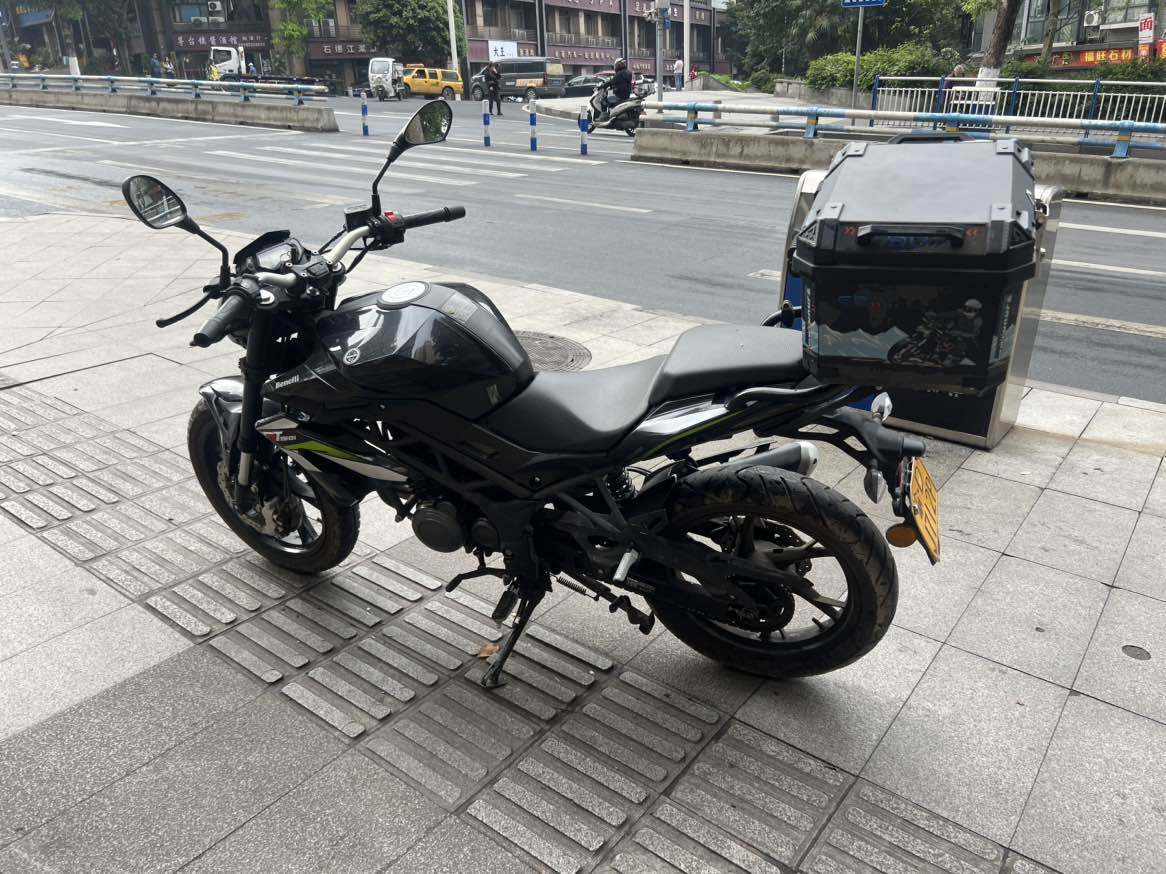 贝纳利 红宝龙 TNT 150i