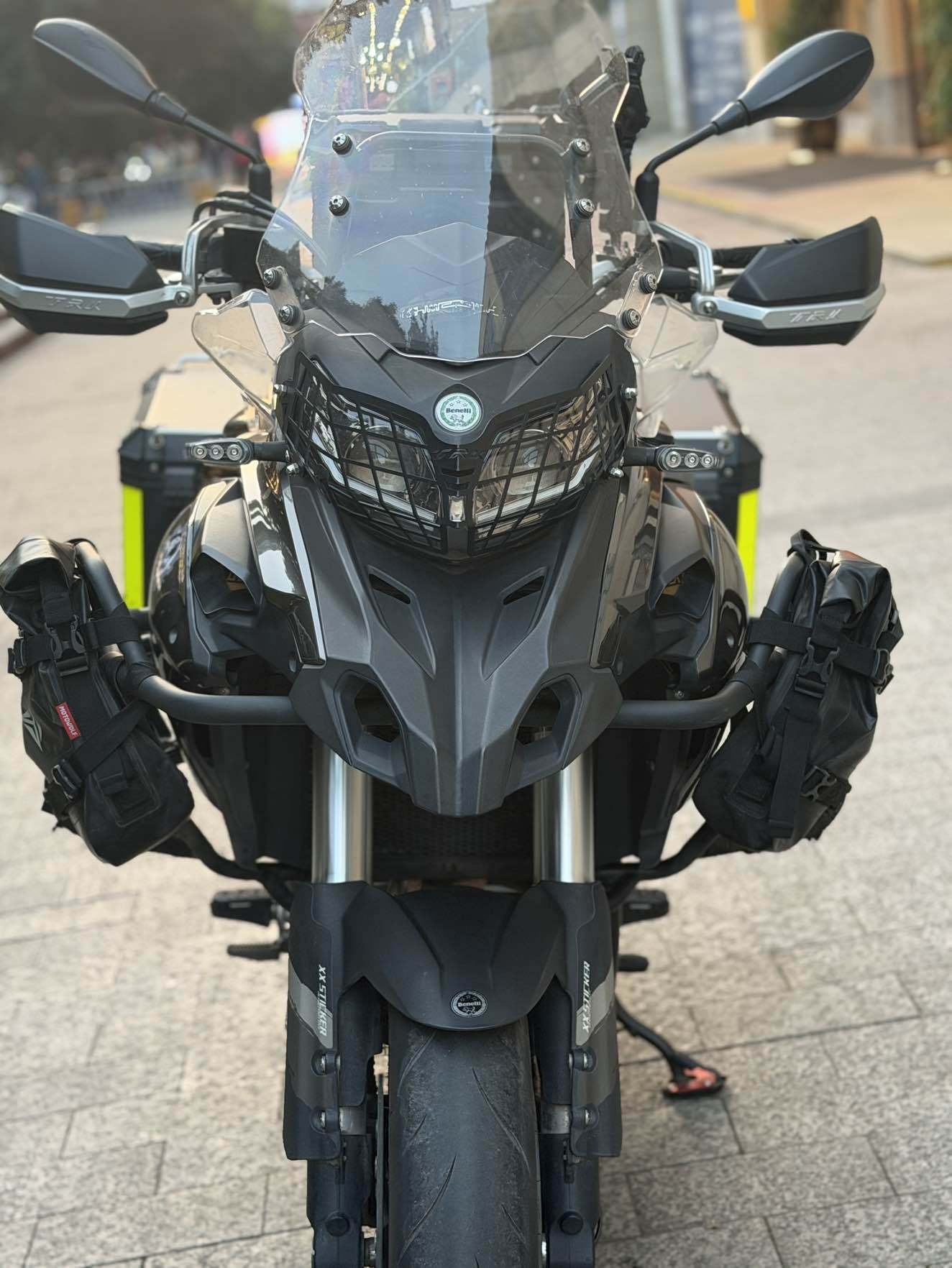 贝纳利 金鹏 TRK502