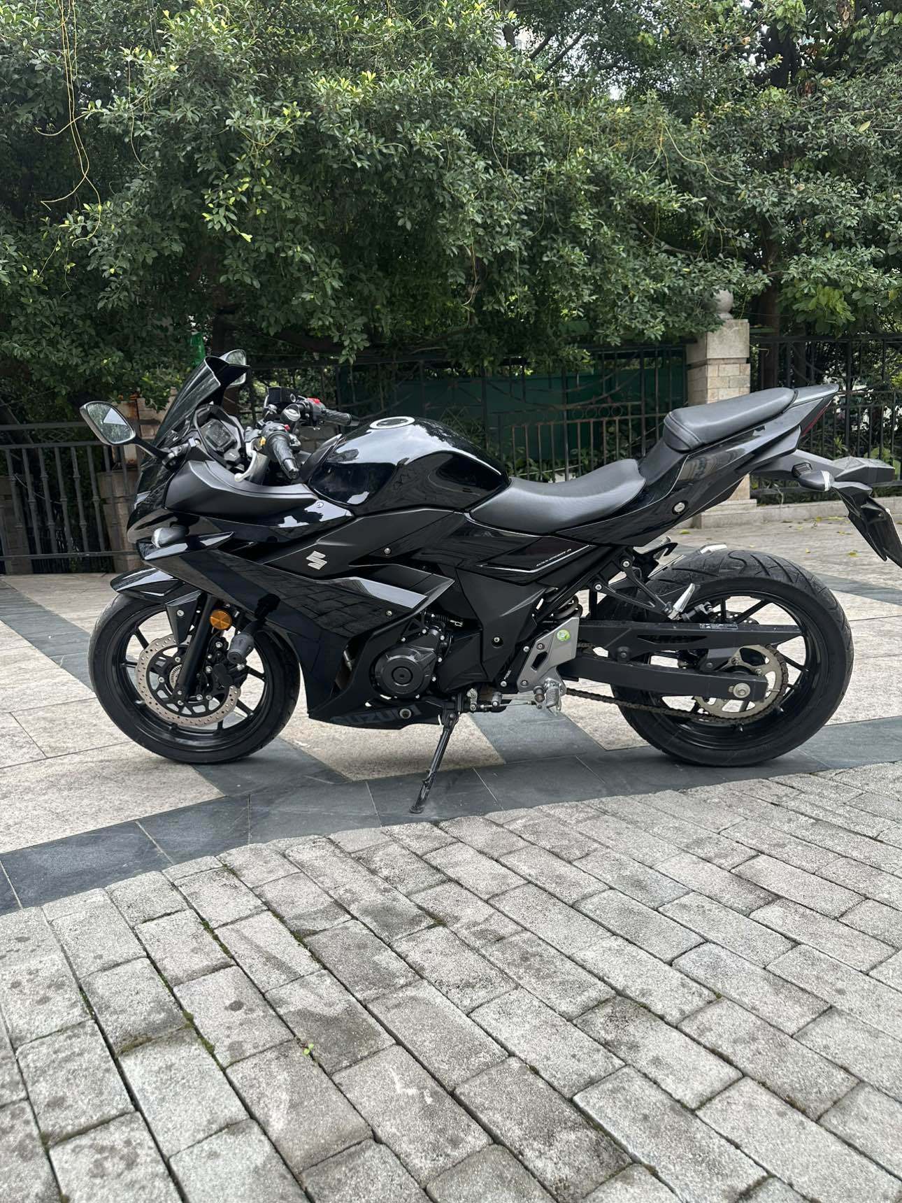豪爵铃木 GSX250R