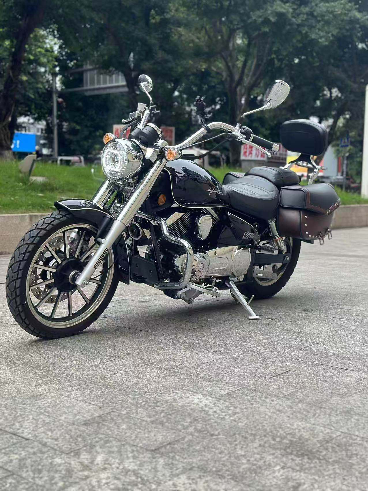力帆 V16