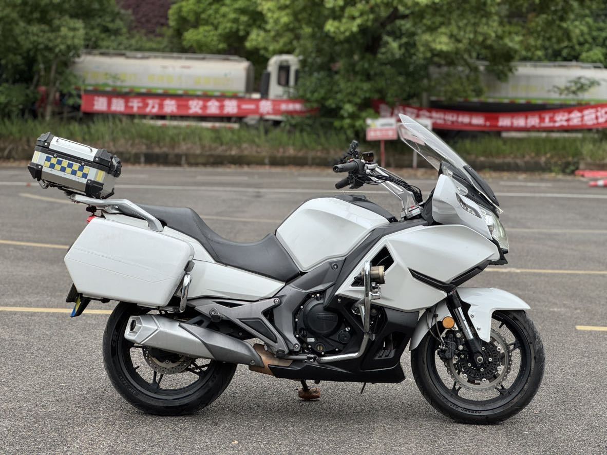 春风 650TR-G