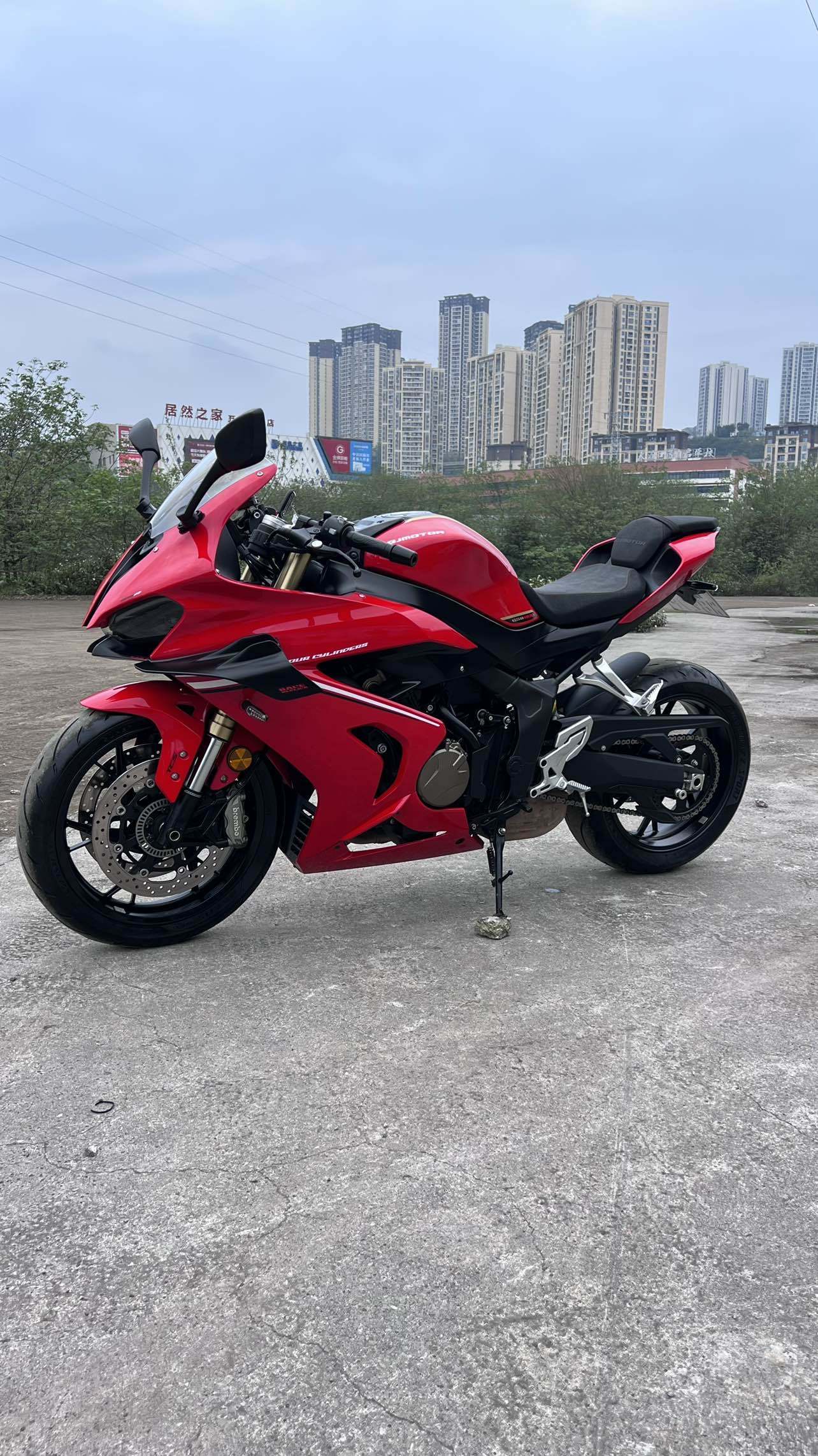 QJMOTOR 赛800