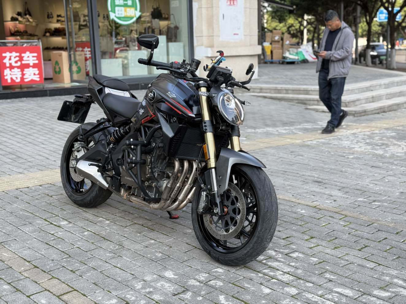 QJMOTOR 追600