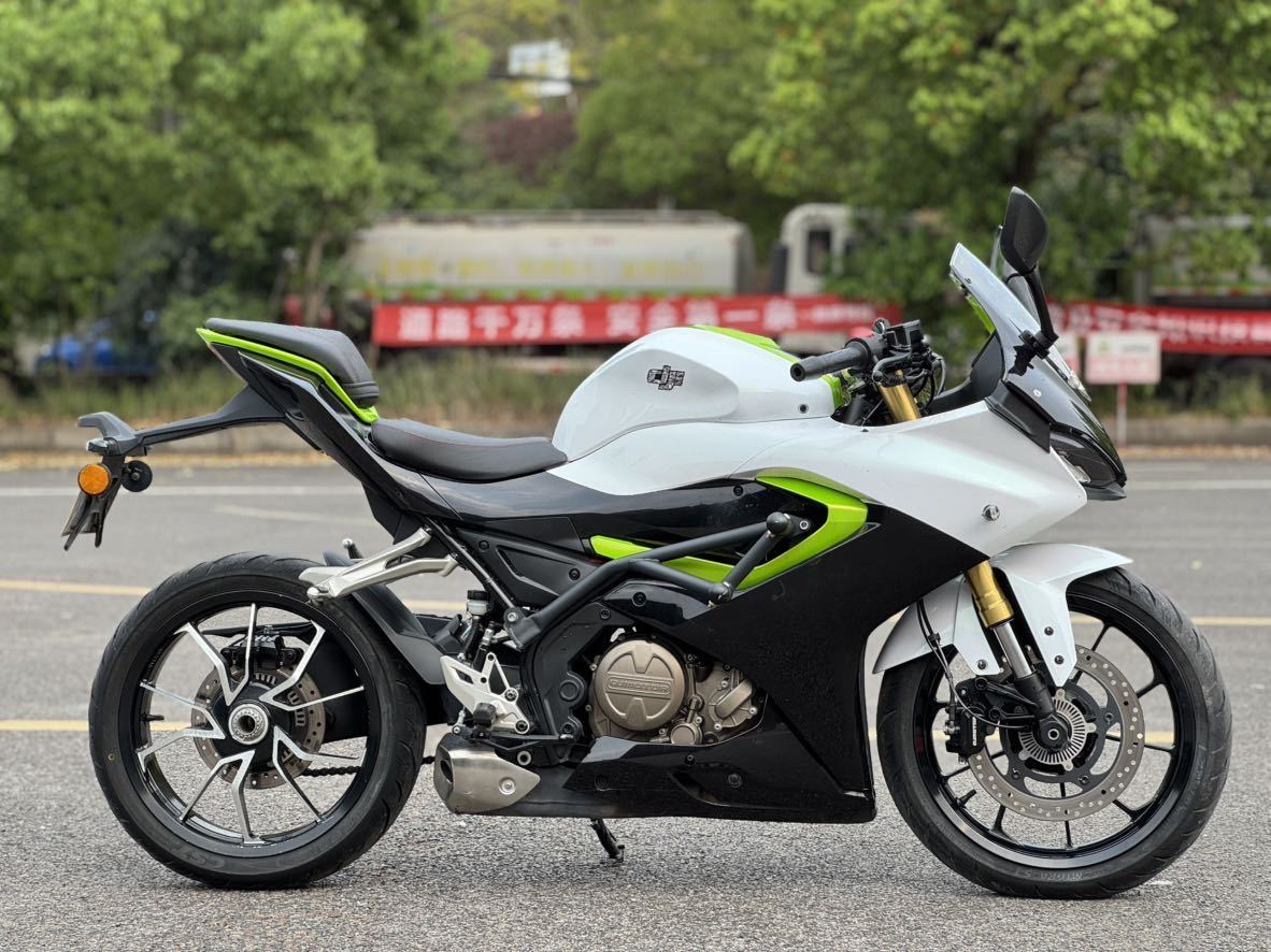 QJMOTOR 赛250