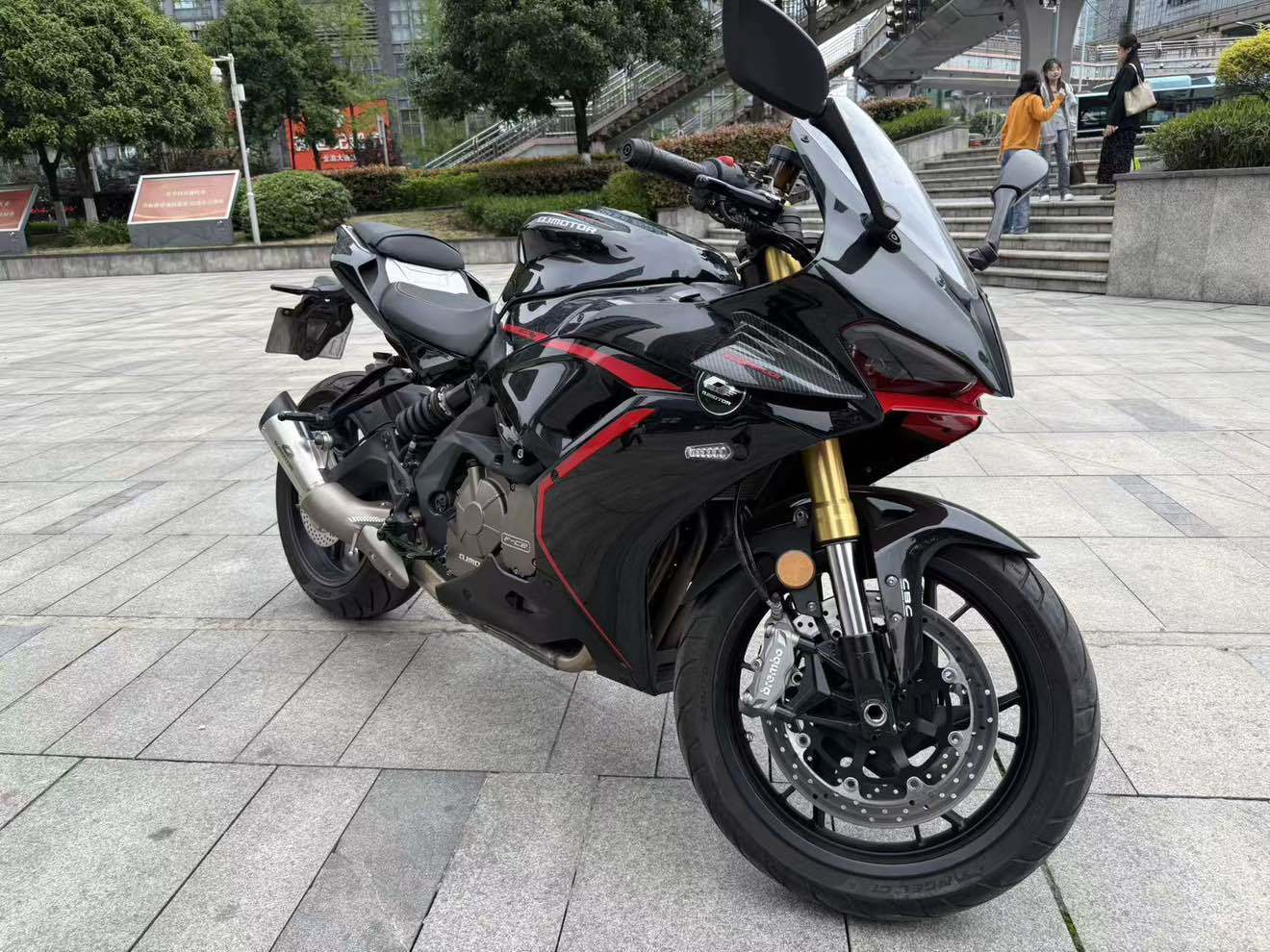 QJMOTOR 赛600