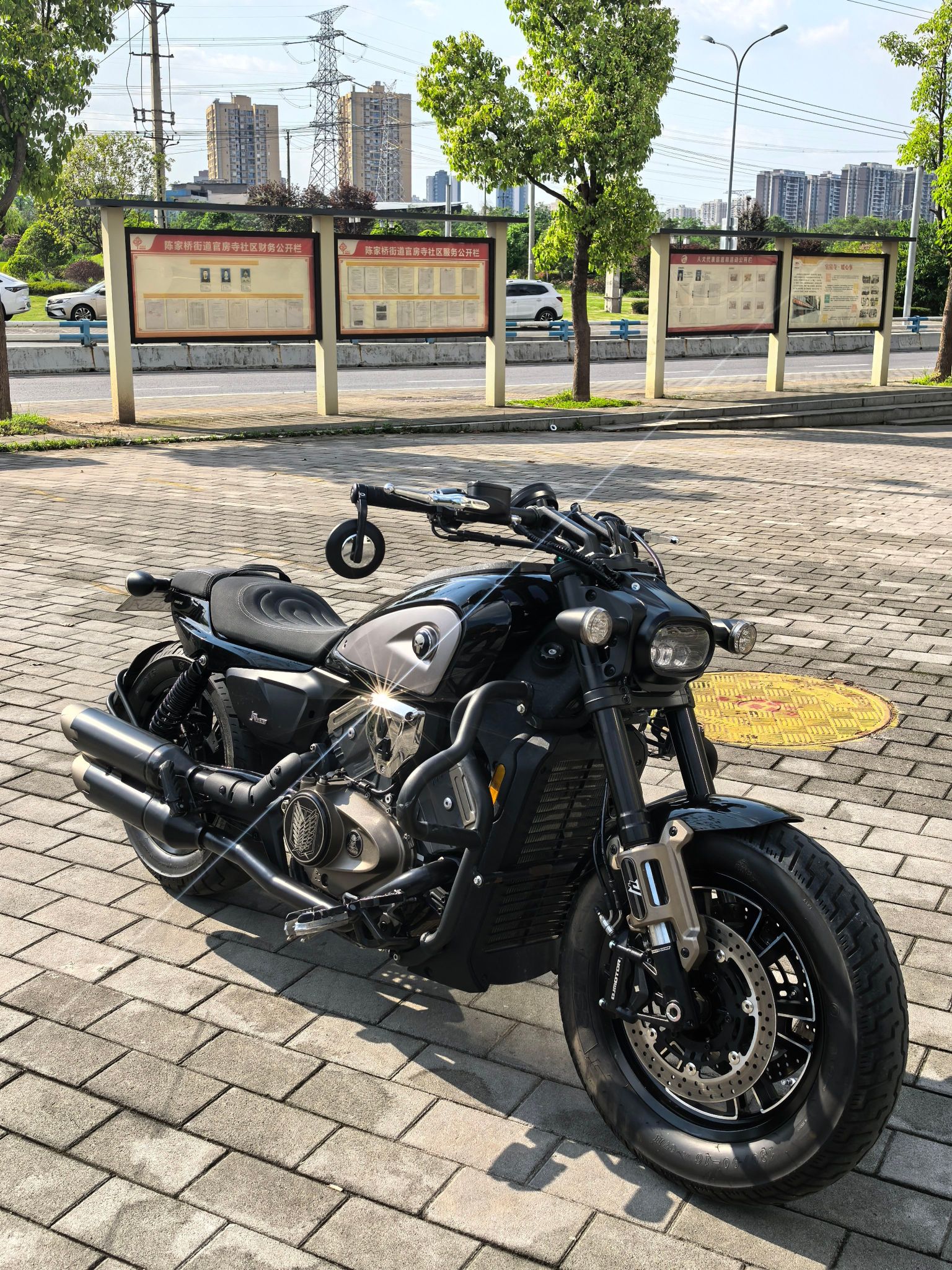 QJMOTOR 闪600