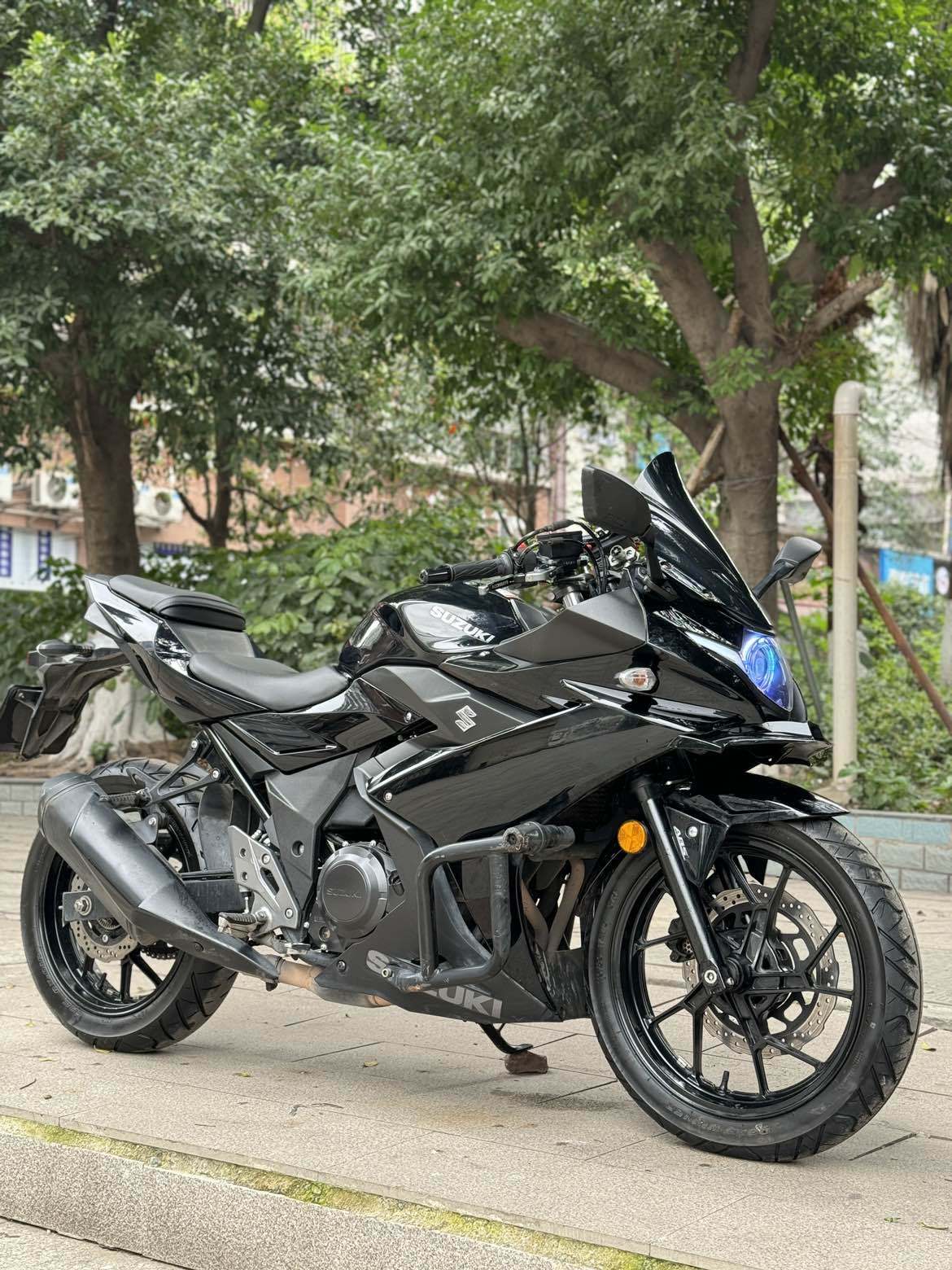 豪爵铃木 GSX250R