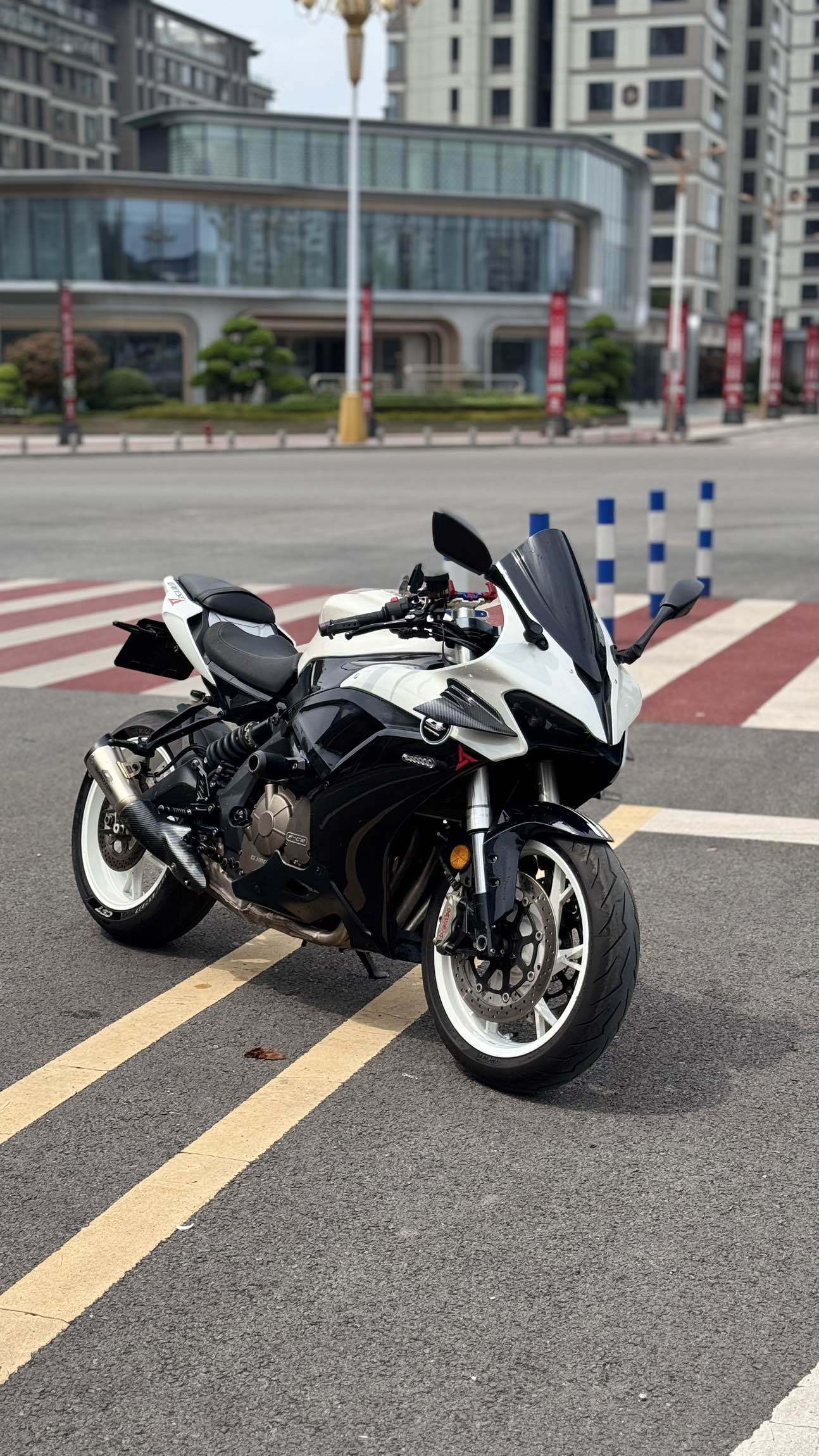 QJMOTOR 赛600