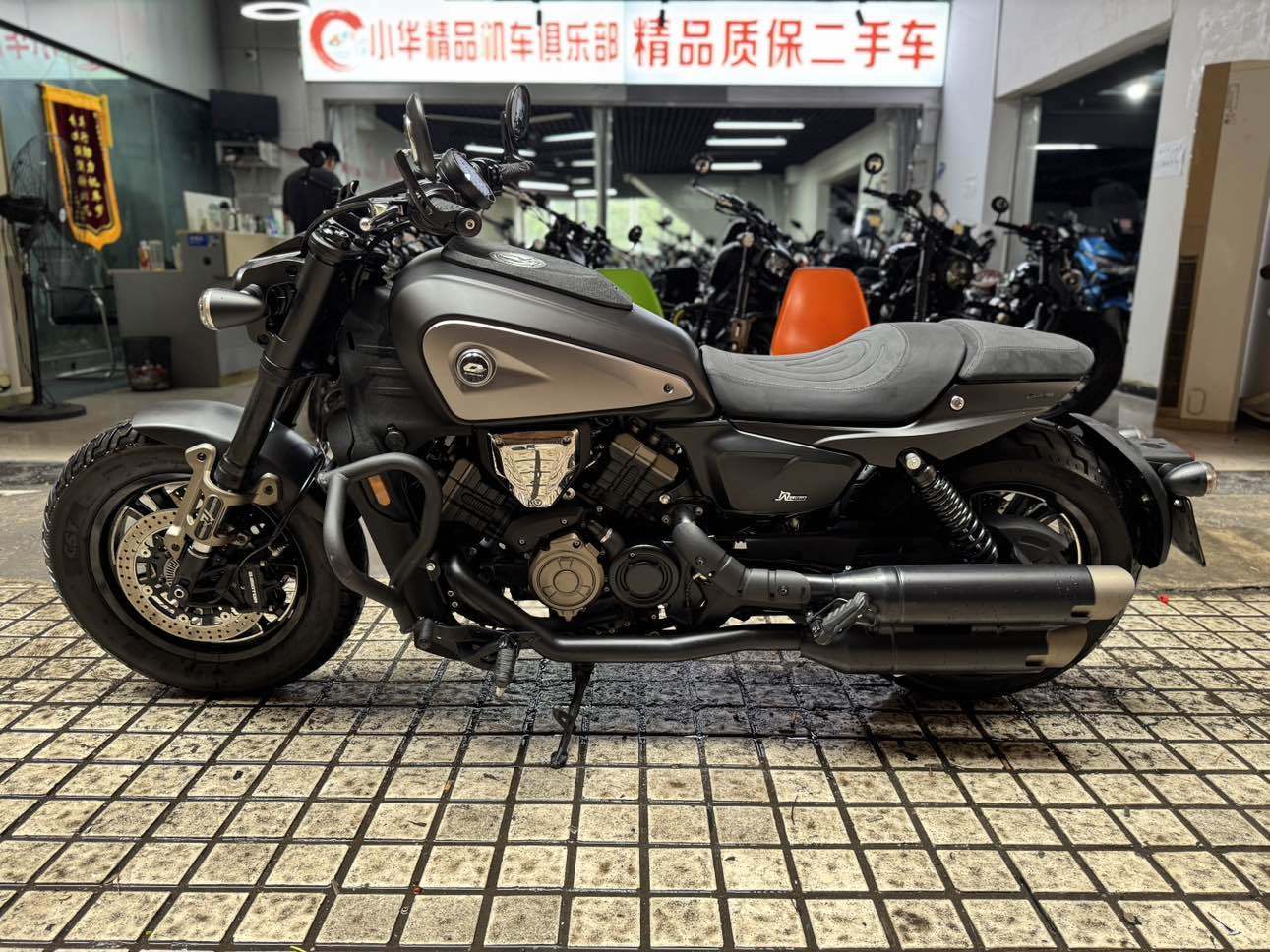 QJMOTOR 闪600
