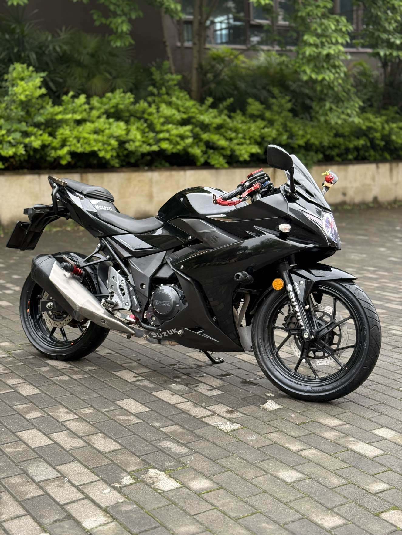 豪爵铃木 GSX250R