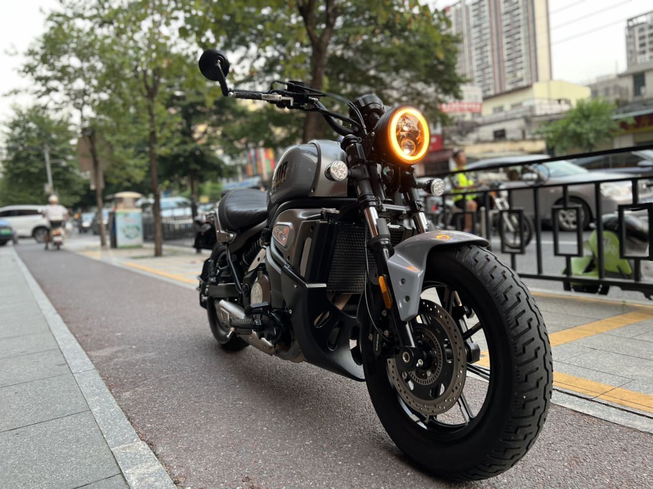QJMOTOR 闪500S