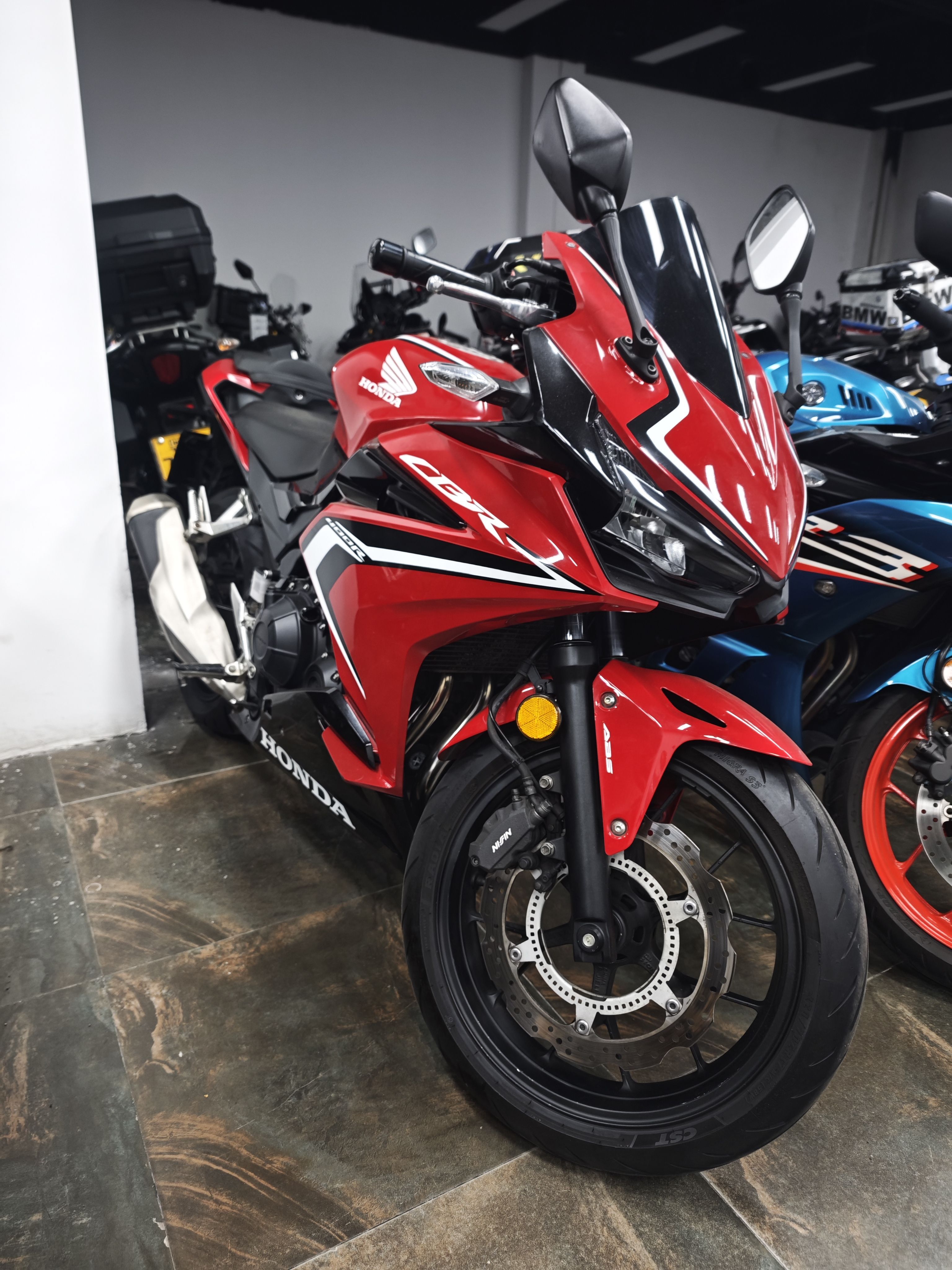 本田WING CBR400R