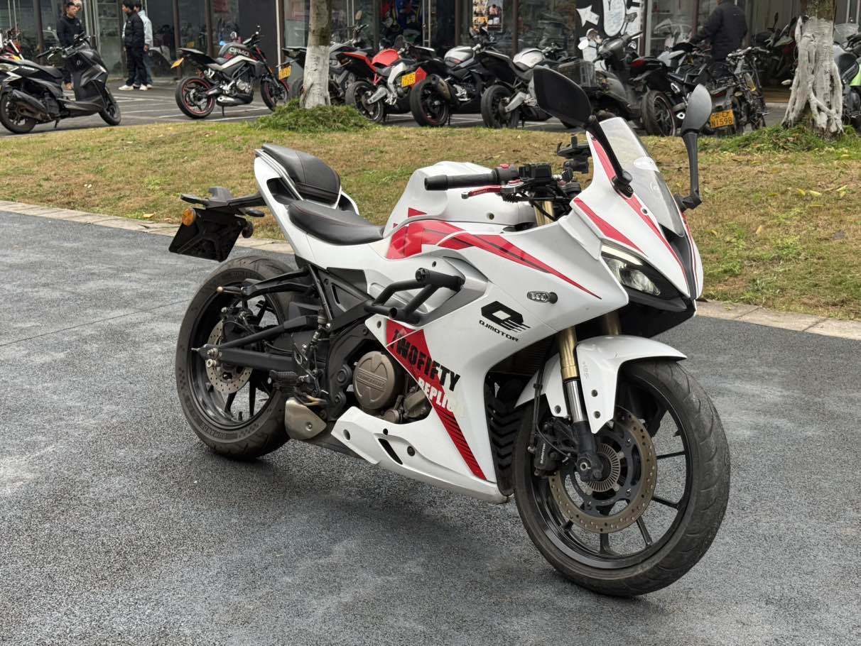 QJMOTOR 赛250