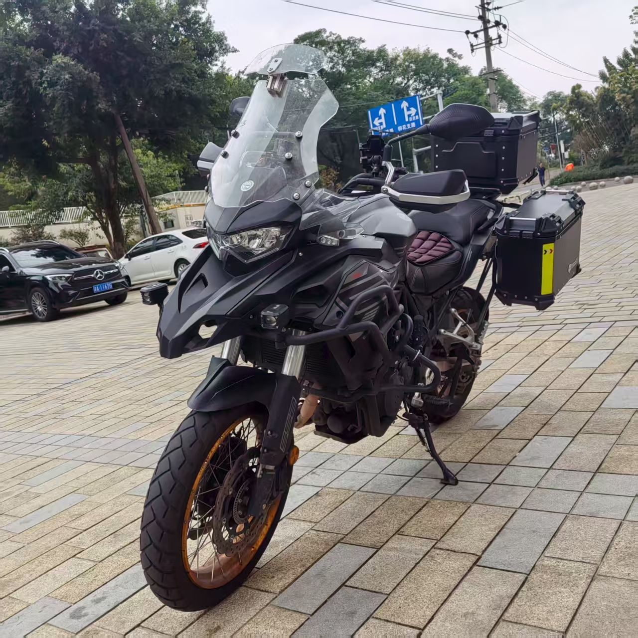 贝纳利 TRK552