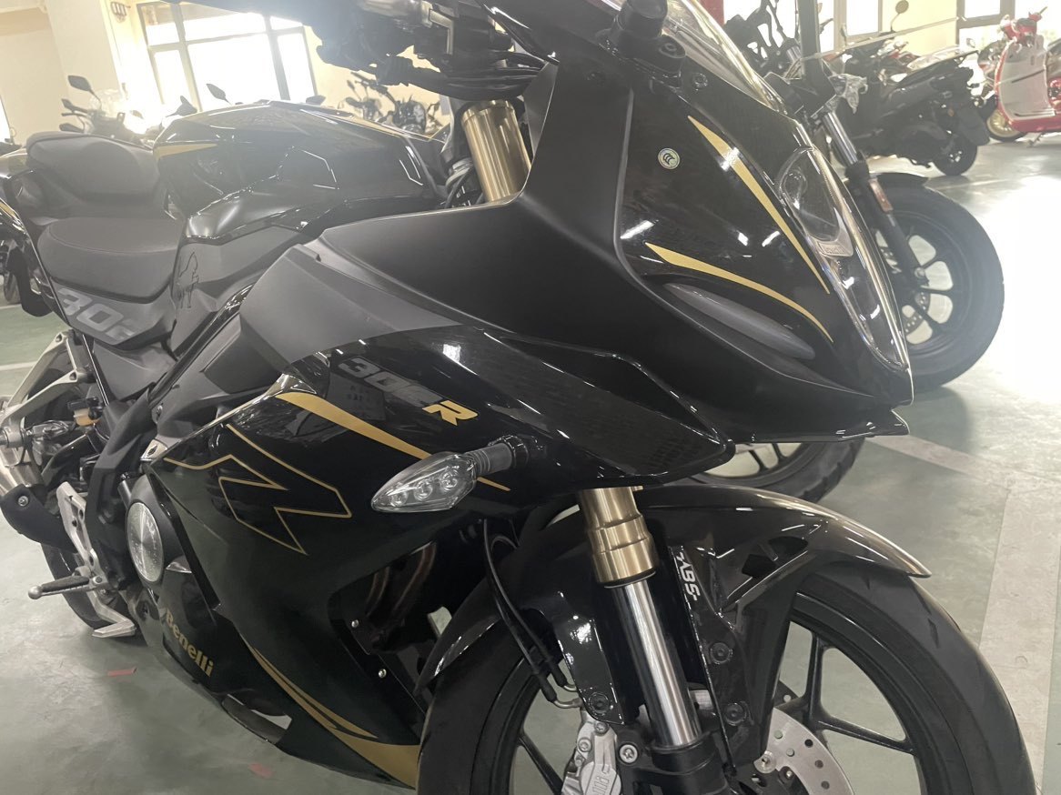 贝纳利 龙卷风 Tornado 302R