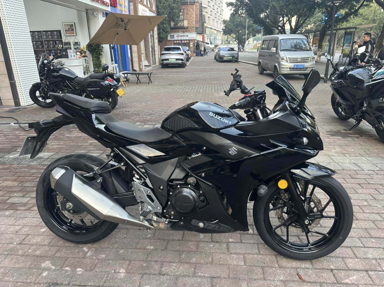 豪爵铃木 GSX250R