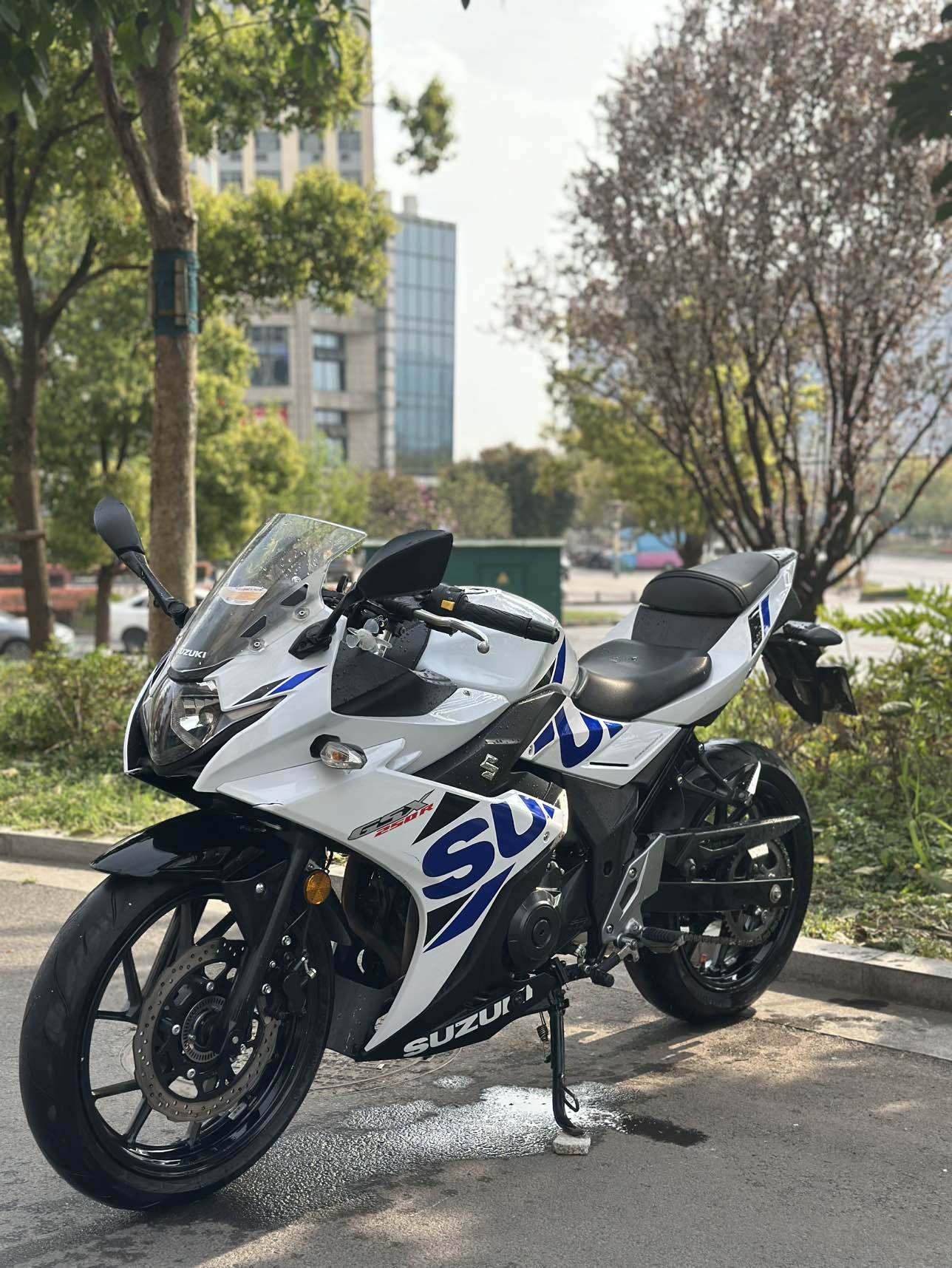 豪爵铃木 GSX250R