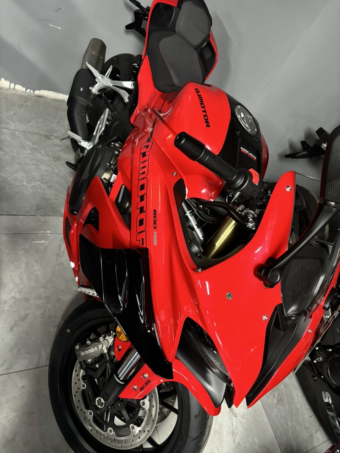 QJMOTOR 赛600