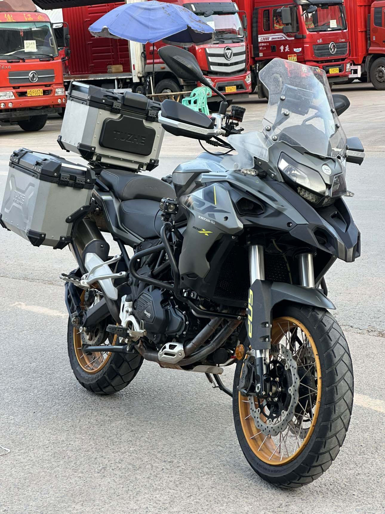 贝纳利 金鹏 TRK502