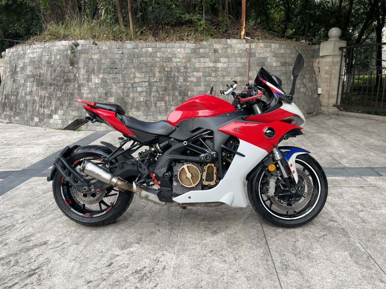 QJMOTOR 赛600