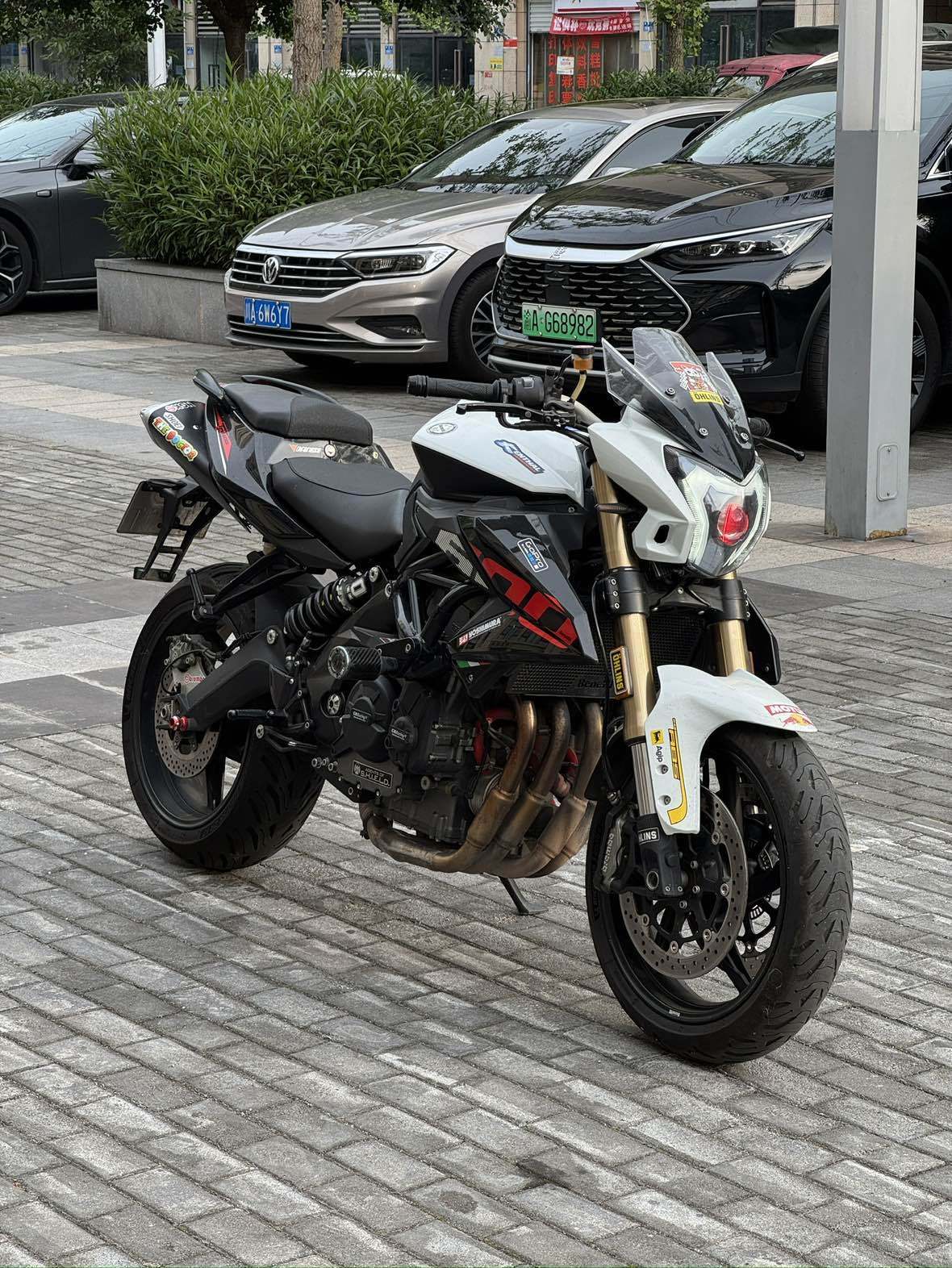 贝纳利 TNT600i