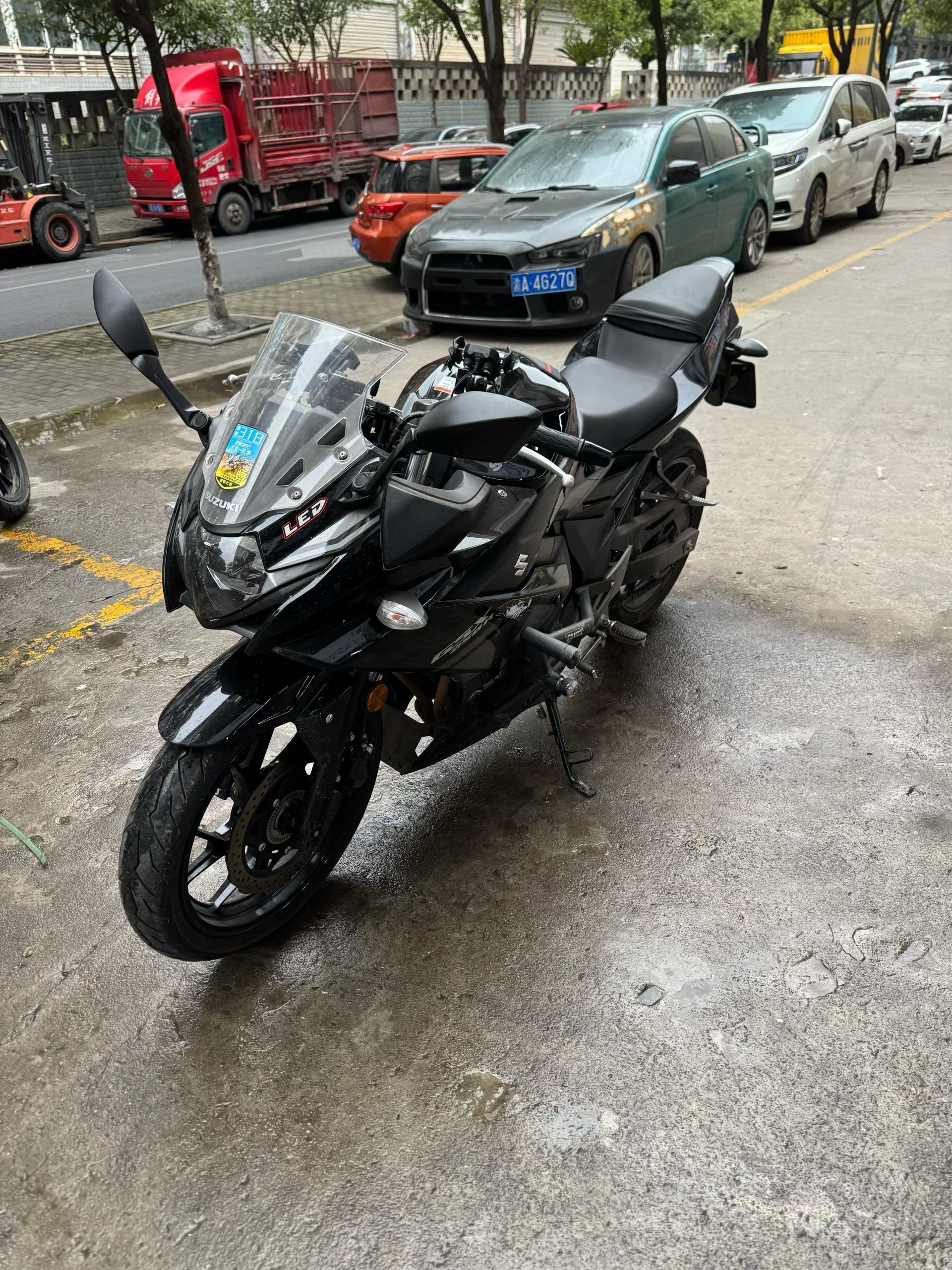 豪爵铃木 GSX250R