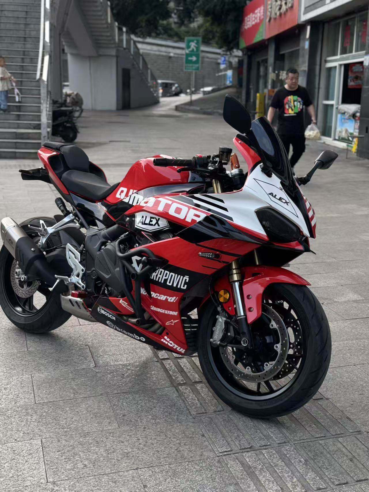 QJMOTOR 赛600