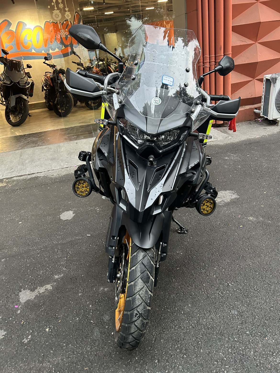 贝纳利 TRK552