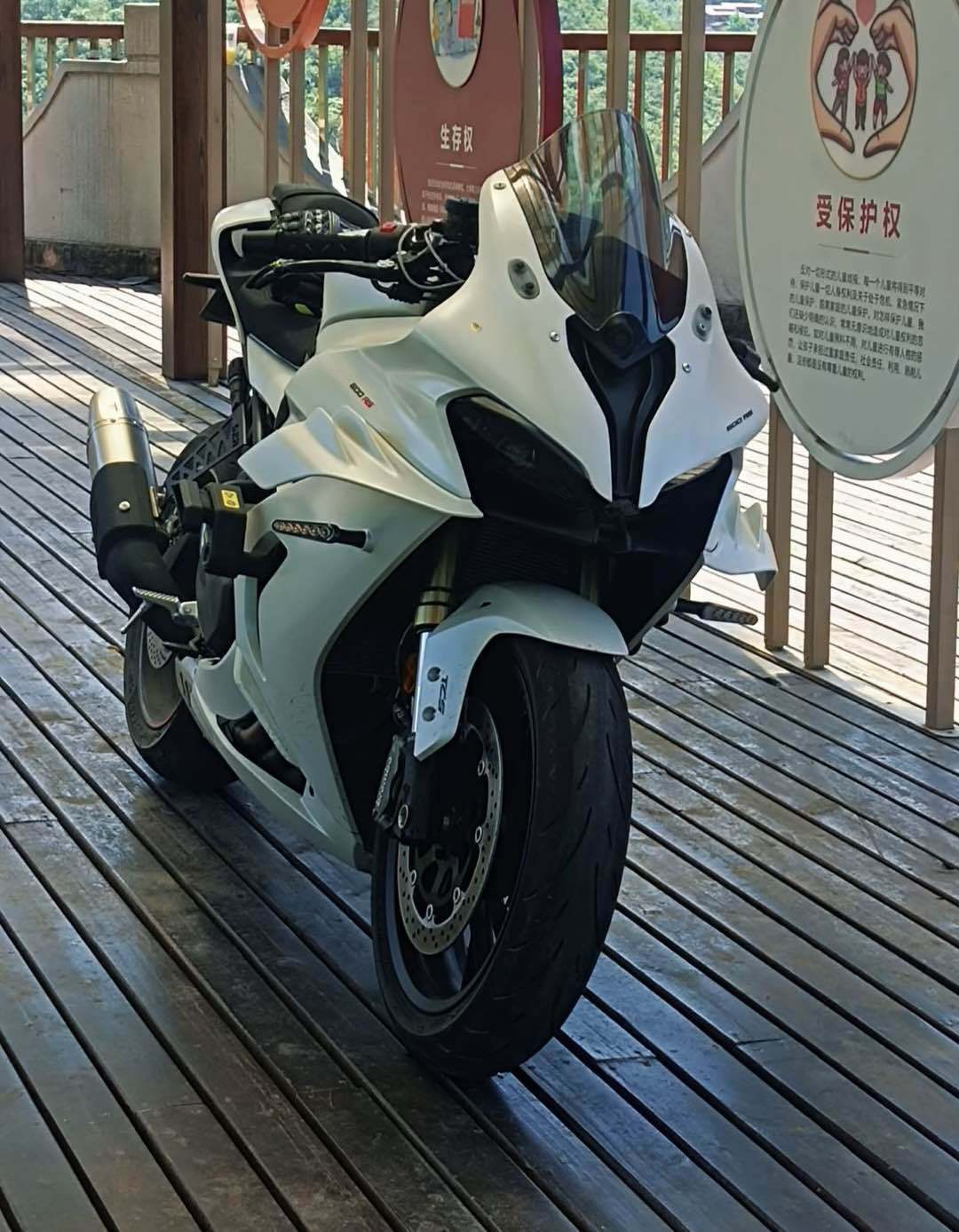 QJMOTOR 赛600