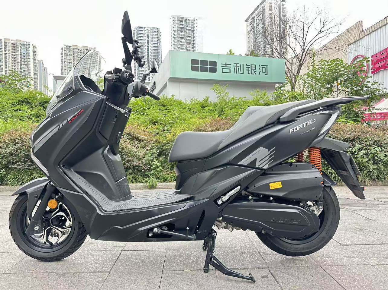 QJMOTOR 鸿250