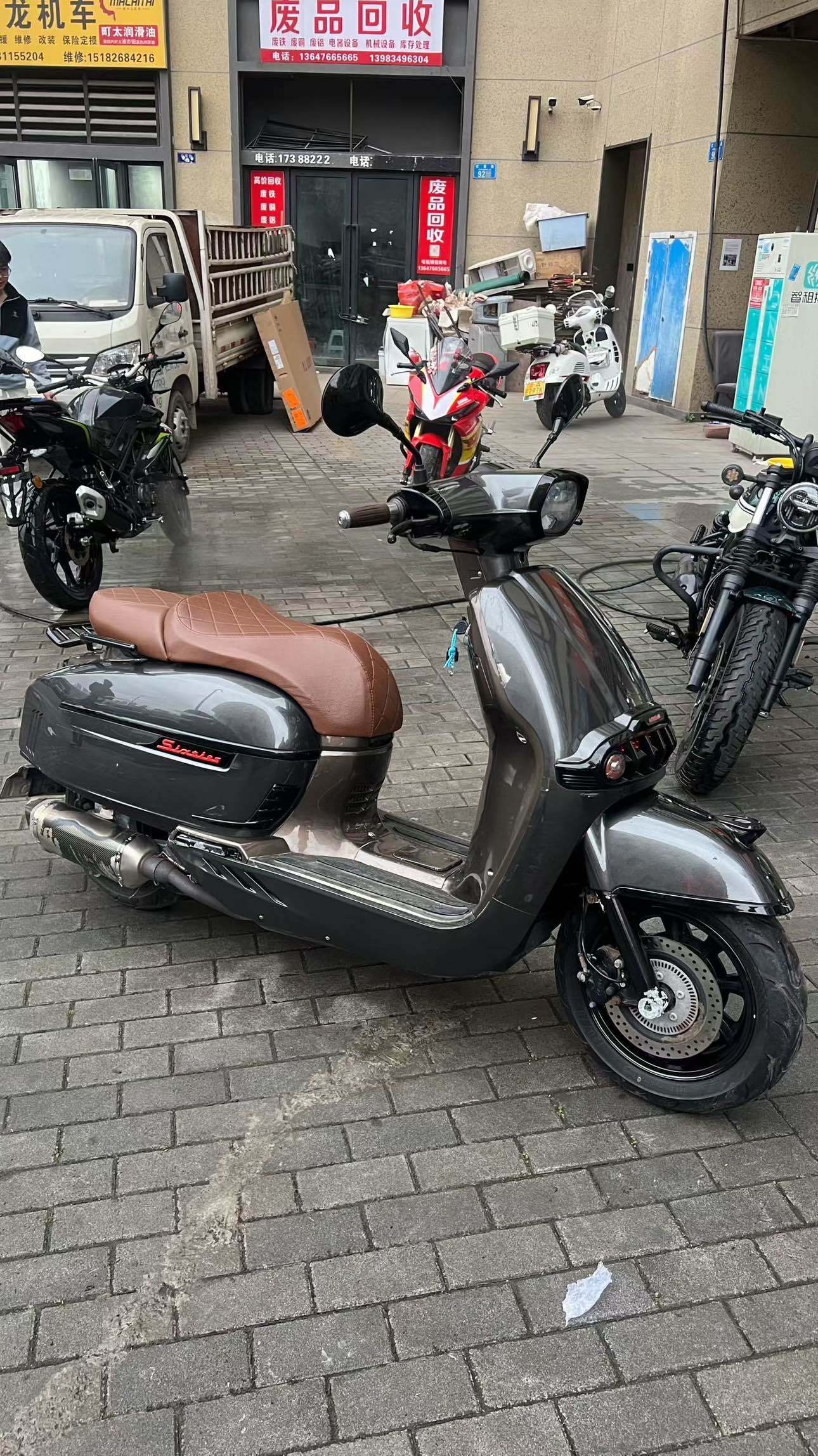 维多利亚 Sixties 300i