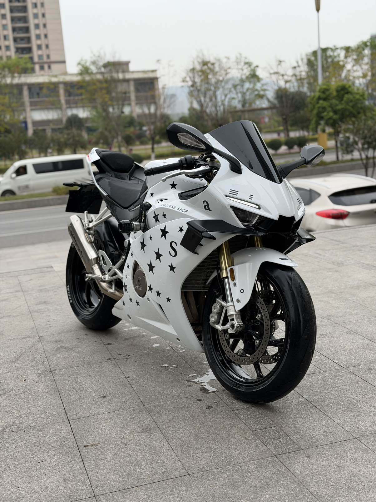 张雪机车 500RR