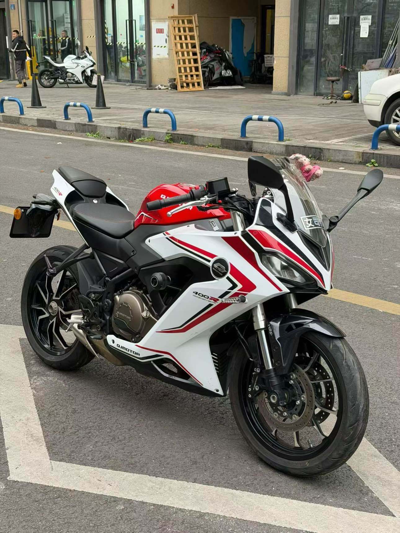 QJMOTOR 赛400