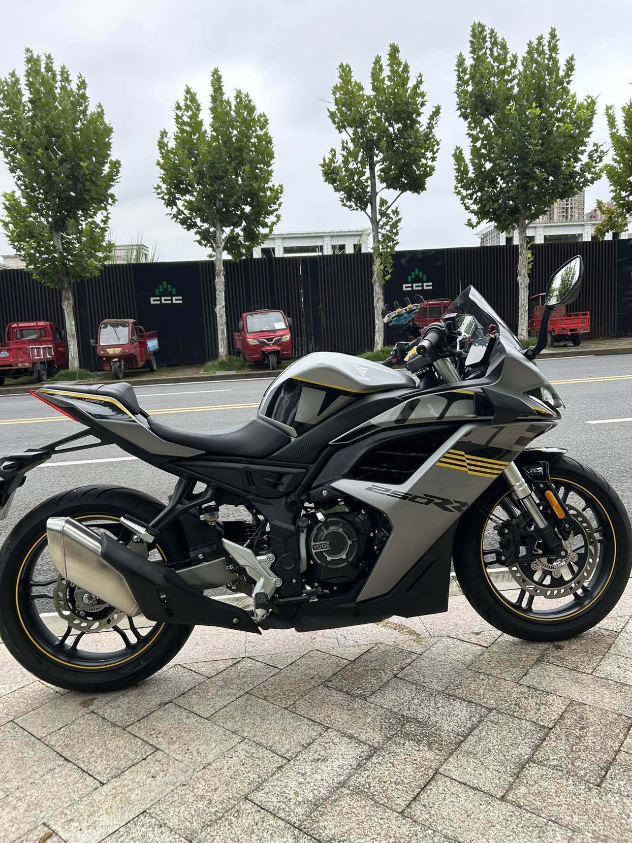 无极 250RR