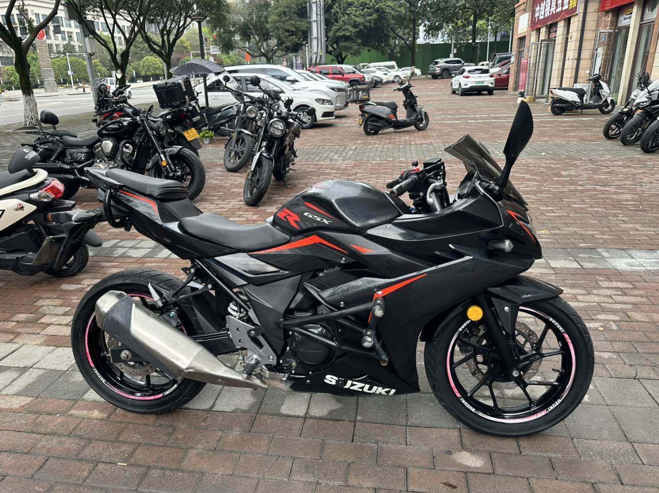 豪爵铃木 GSX250R