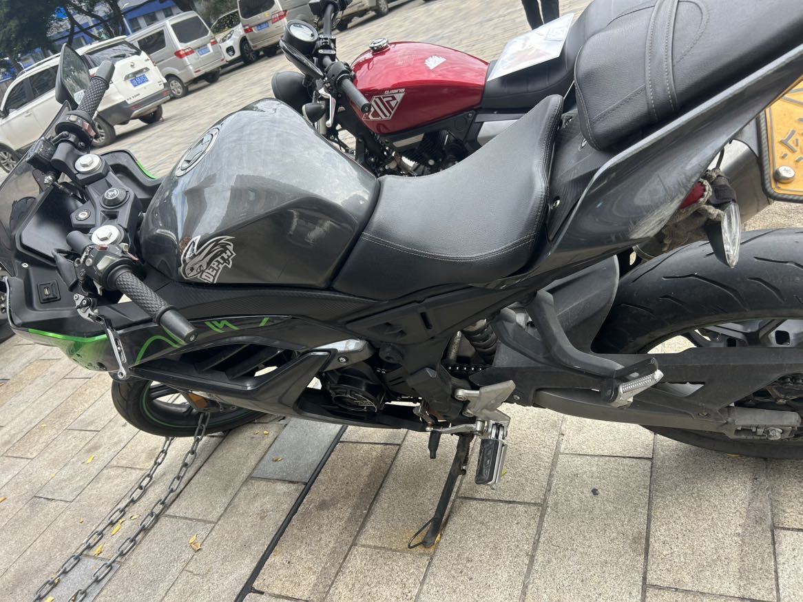 无极 250RR