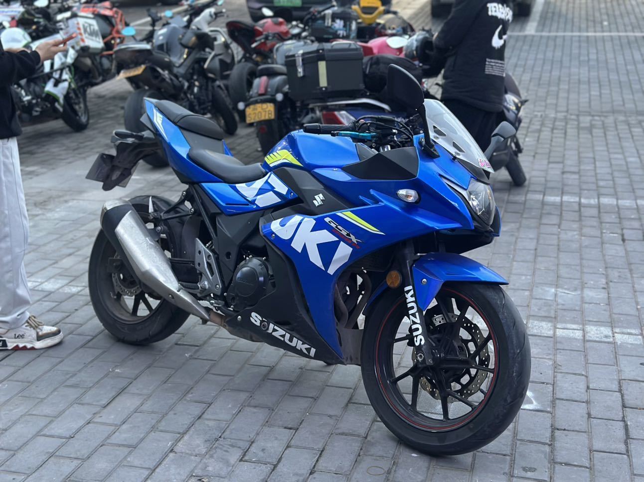 豪爵铃木 GSX250R