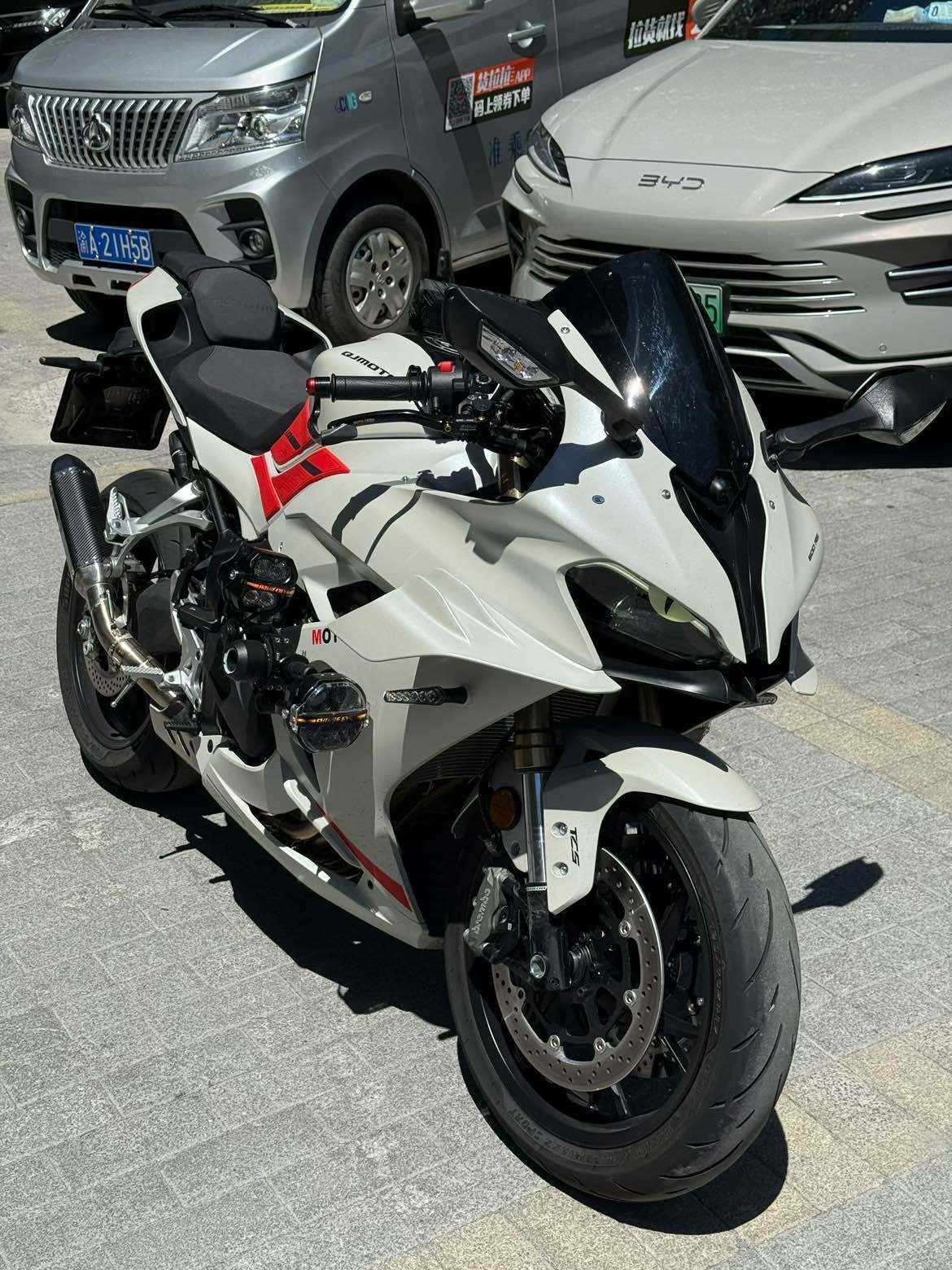 QJMOTOR 赛600