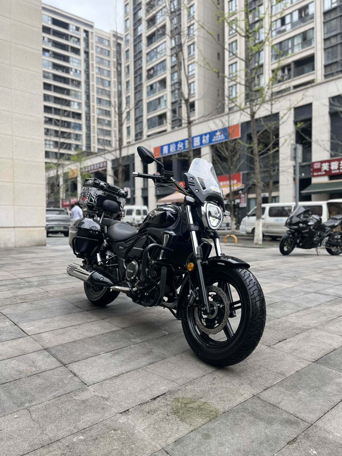 豪爵 TR300
