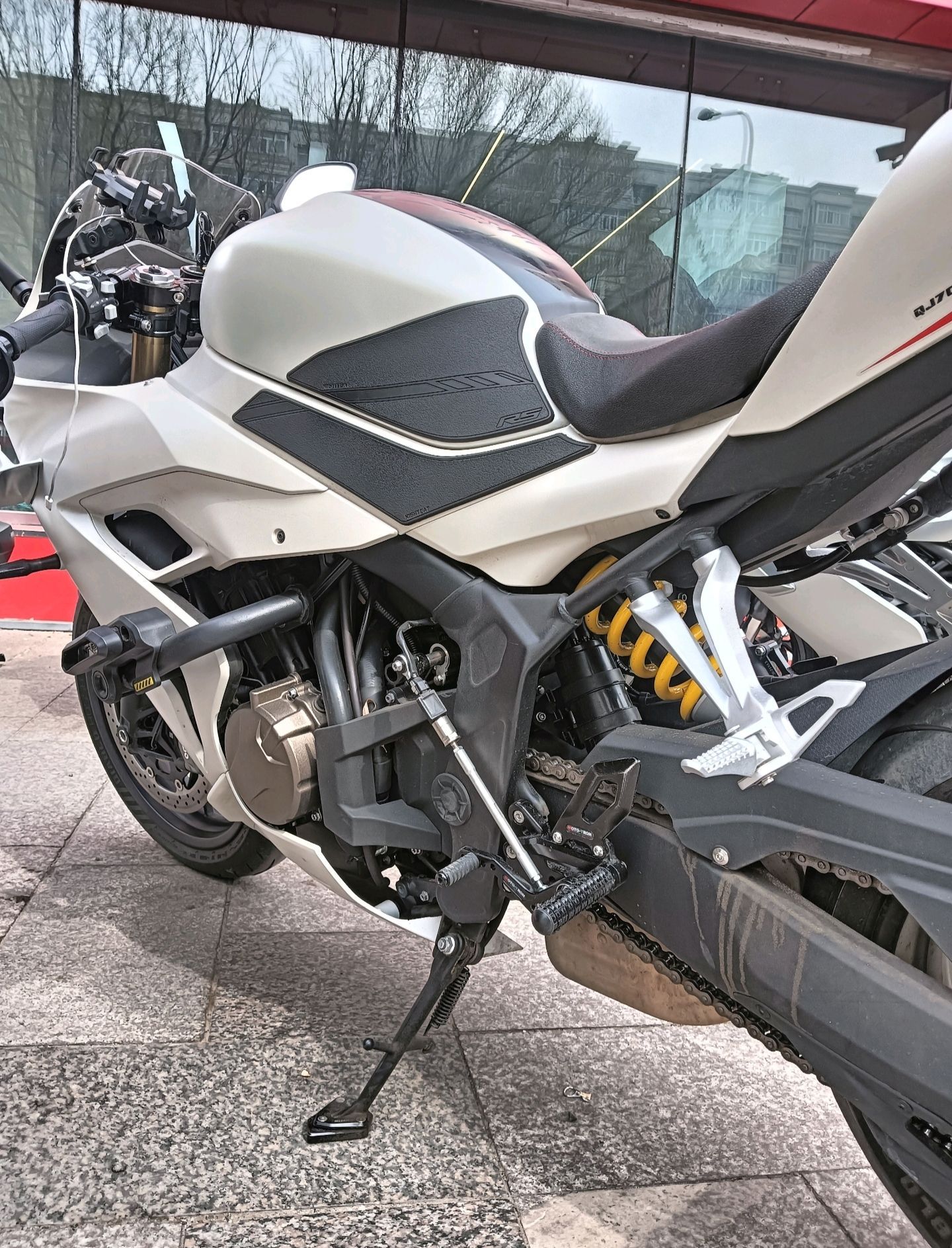 QJMOTOR 赛600