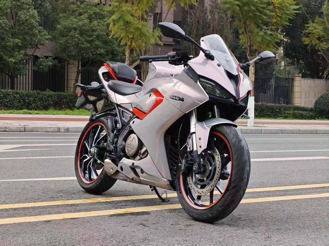 QJMOTOR 赛250
