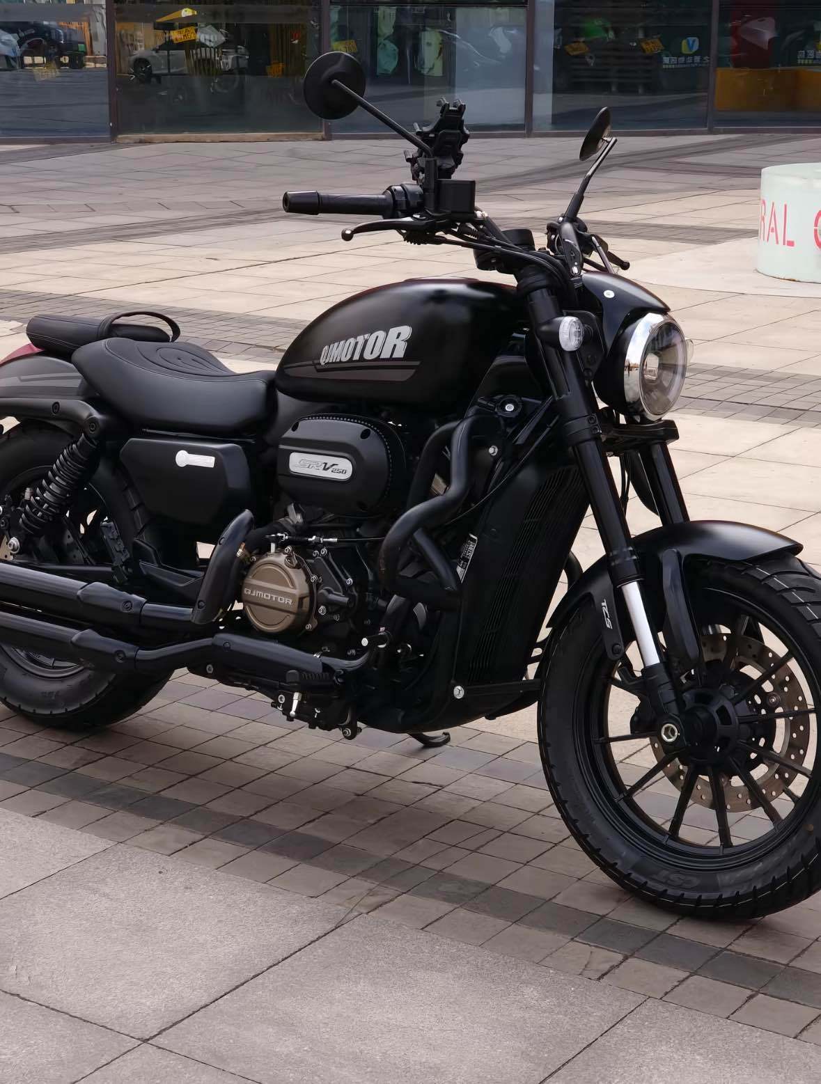 QJMOTOR 闪250