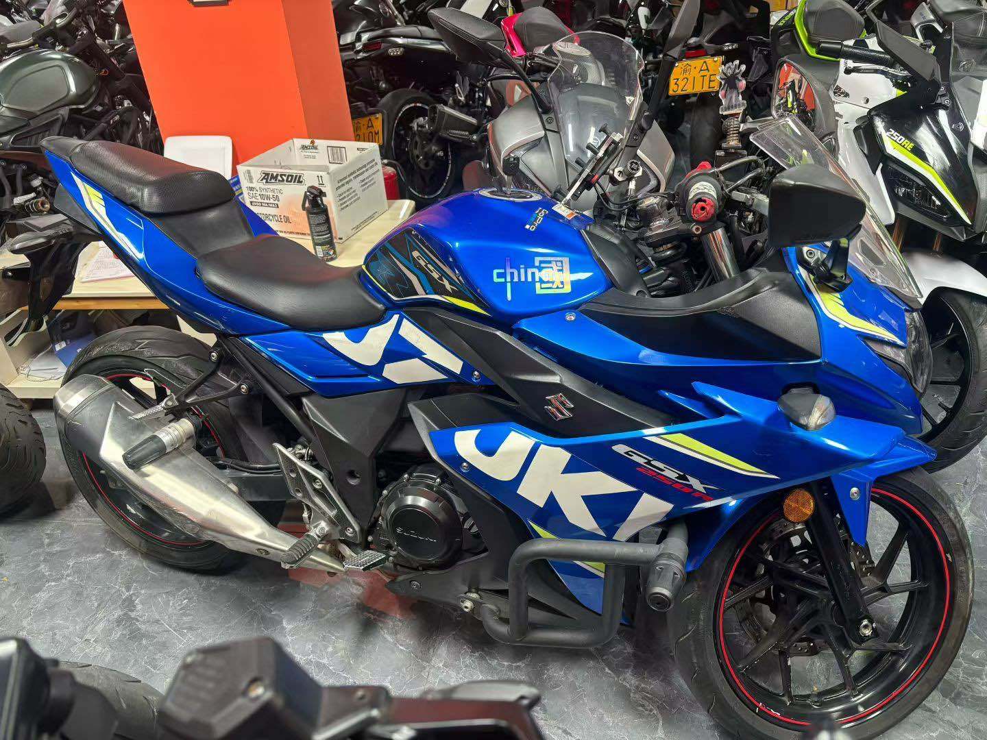 豪爵铃木 GSX250R
