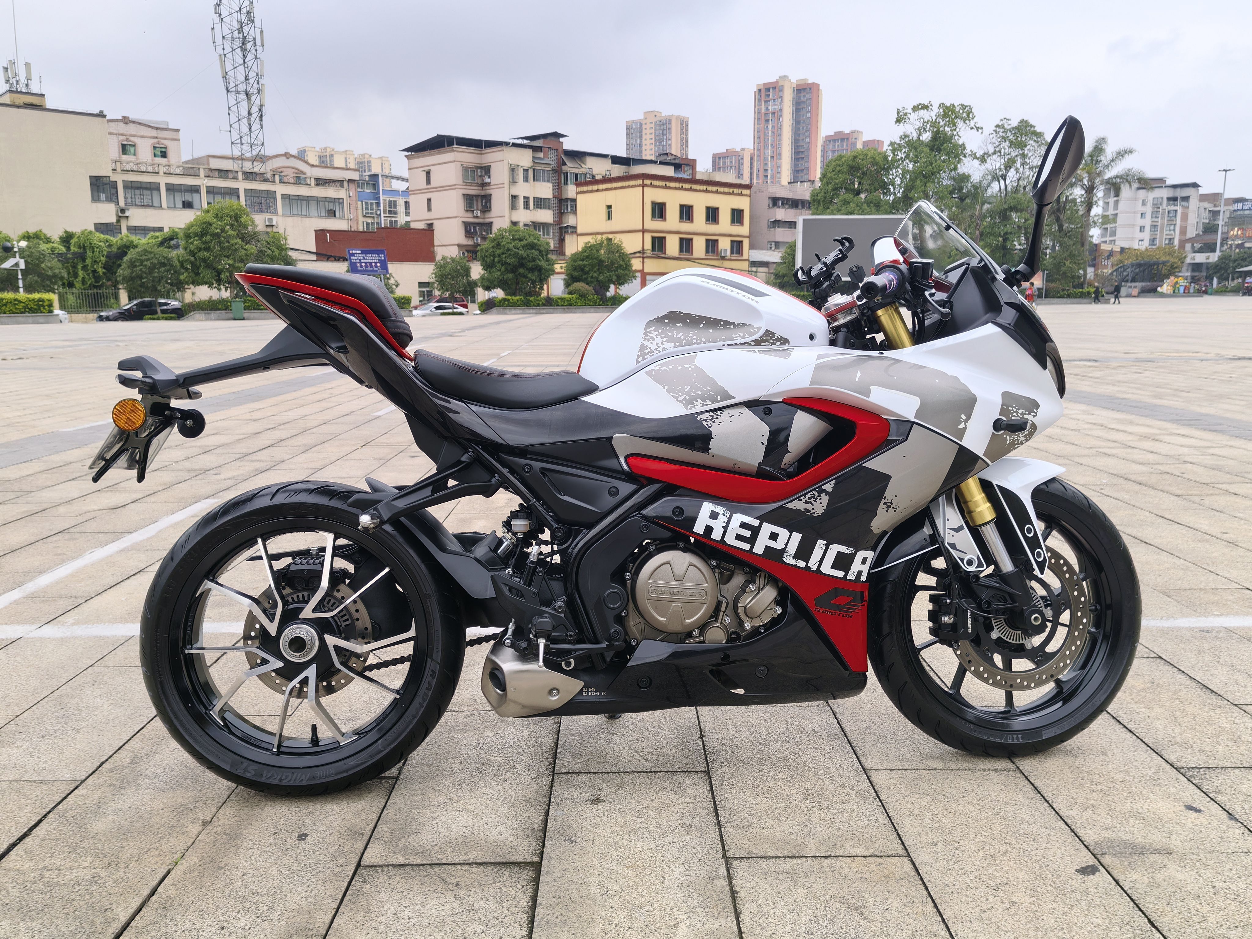 QJMOTOR 赛250