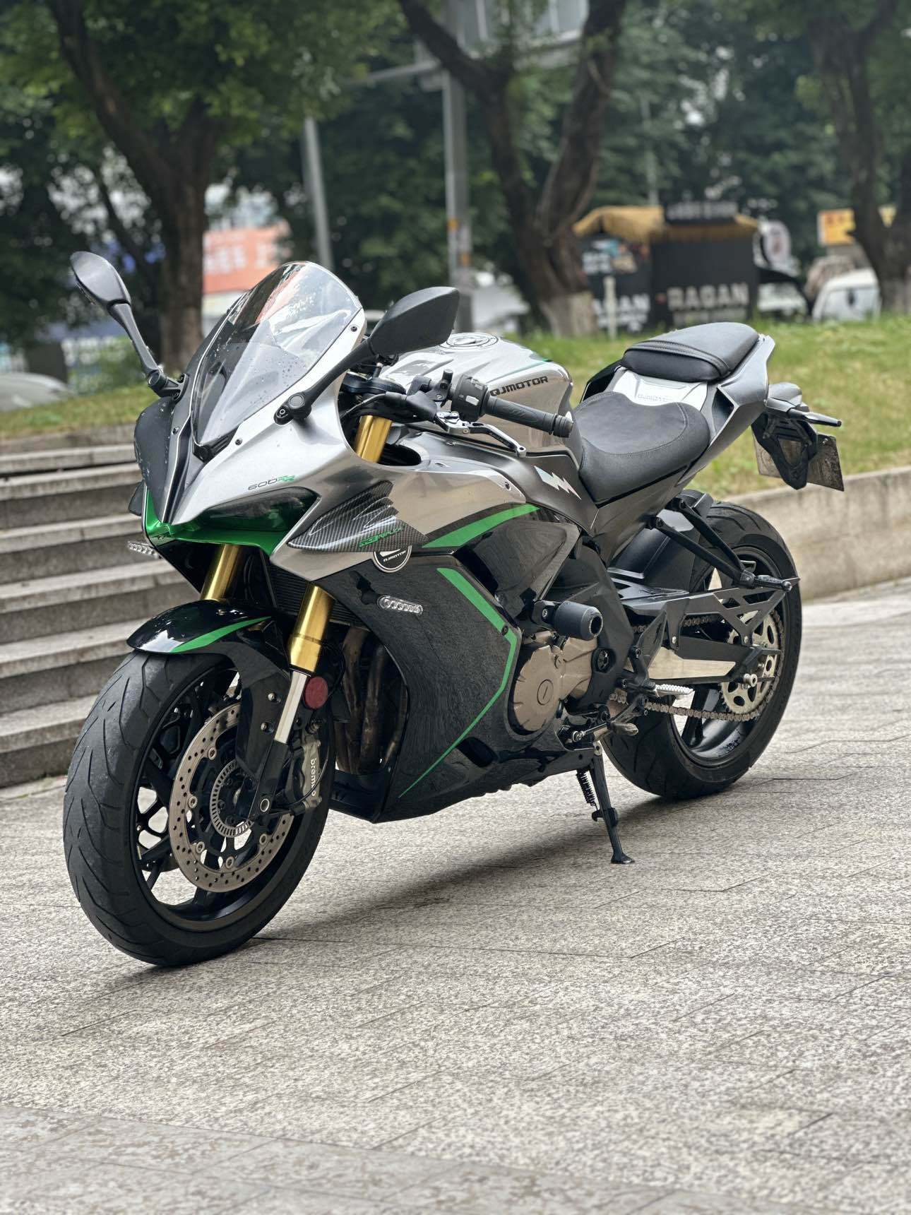 QJMOTOR 赛600