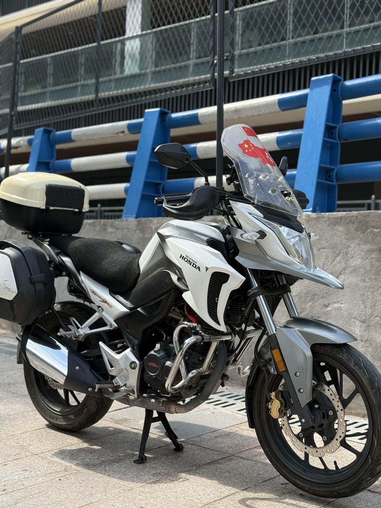 五羊本田 猛鸷 CB190X